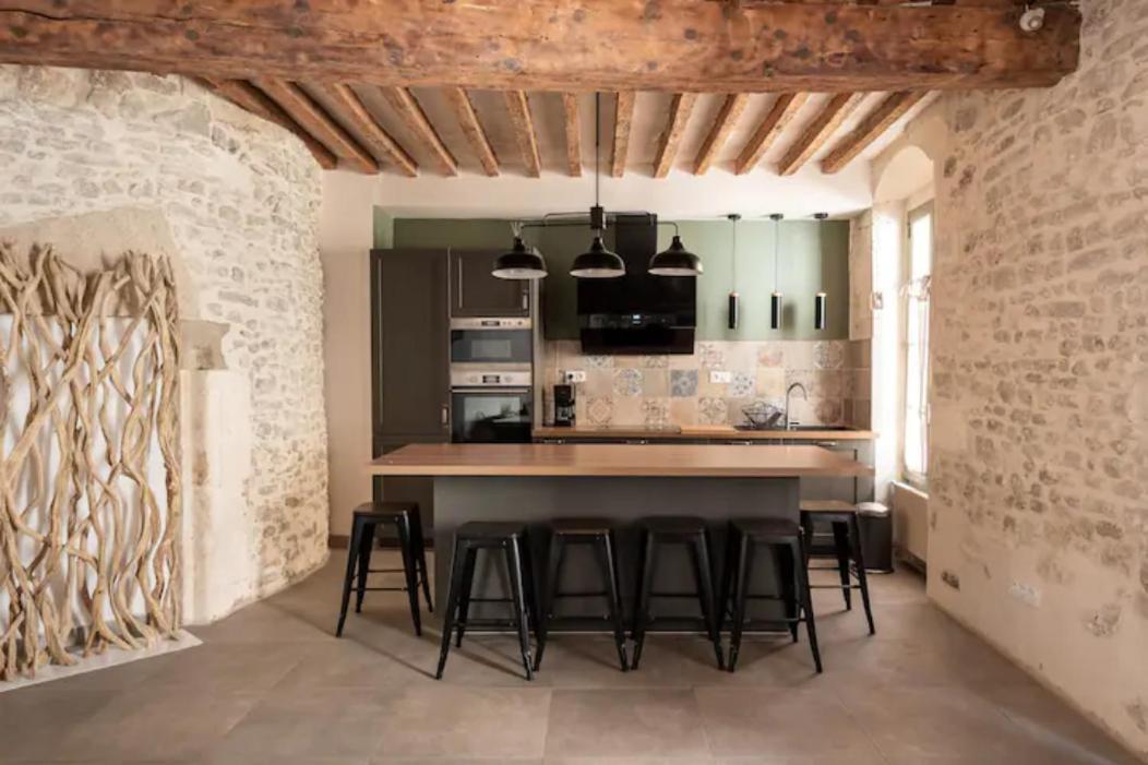 La Tour 1 Appartement Au Coeur Du Centre Ville LʼIsle-sur-la-Sorgue Eksteriør bilde