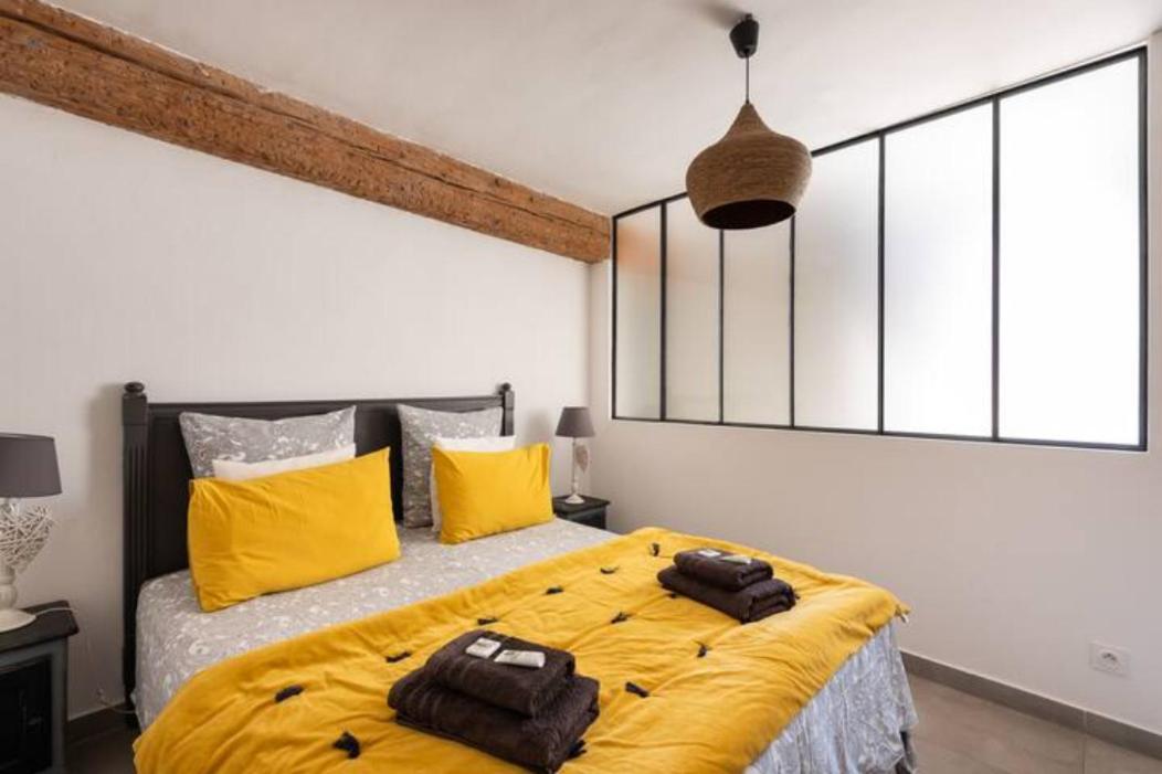 La Tour 1 Appartement Au Coeur Du Centre Ville LʼIsle-sur-la-Sorgue Eksteriør bilde